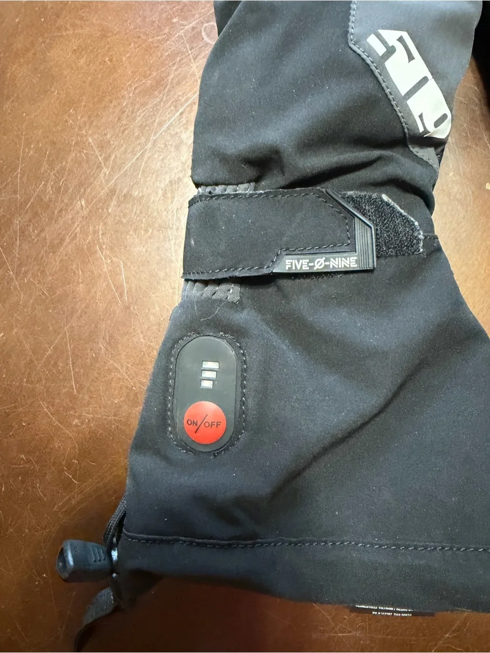 Black Heated Ski Gloves with Touchscreen Tips